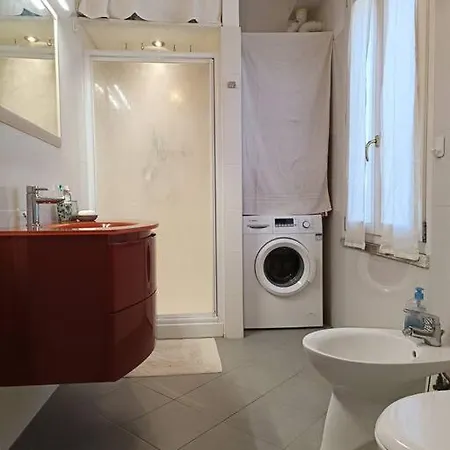 La Loggia-app. Privato In Centro * אימולה