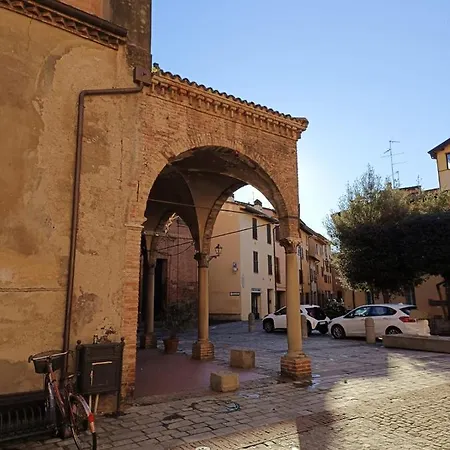 La Loggia-app. Privato In Centro Ίμολα